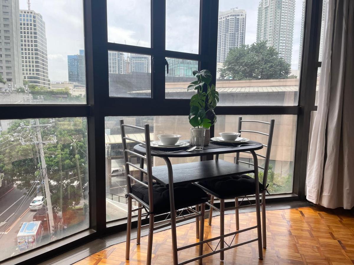 Chic & Bright Studio Across Greenbelt Aparthotel Manila